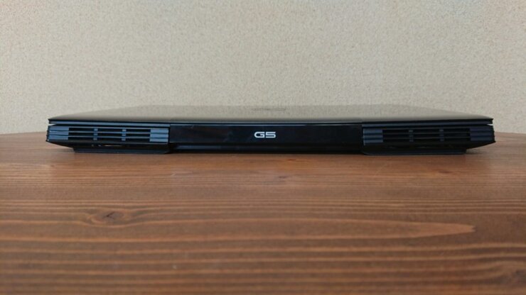 DELL G5 15 Gaming背面