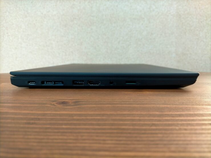ThinkPad P14s（Gen1)　左側面