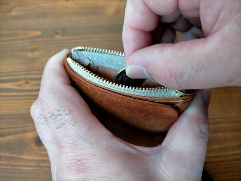 moku 小さく薄い財布 saku-ver2 グレージュ ベージュ - 折り財布